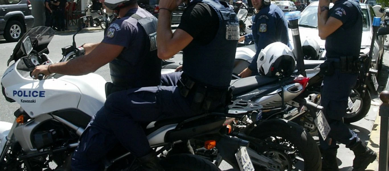 Πλατεία Κολοκοτρώνη: Αλλοδαπός «πρόσφυγας» ακινητοποίησε αστυνομικό